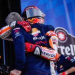 Marc Márquez Instagram - Hoy ha sido un día increíble! ❤️💪 Este podio es de todos! What an incredible day! This podium belongs to everyone! #MM93 #ValenciaGP #MotoGP Circuit Ricardo Tormo