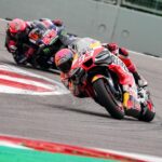 Marc Márquez Instagram - P.9🏁 Hoy he asumido riesgos para seguir al grupo de cabeza pero no ha podido ser. Contento con la remontada y el ritmo después de la caída. 💪🏼 P.9🏁Taking risks today to follow the leading group but I couldn’t. Happy with the result and the pace after the crash.  Thanks for the support, India! ✊🏻😍 #MM93 #IndianGP #MotoGP Buddh International Circuit