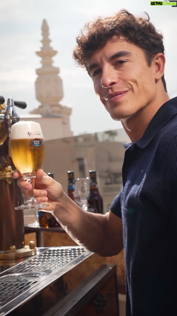 Marc Márquez Instagram - Mañana divertida con amigos y Estrella Galicia 0,0 🍻 Como siempre, está prohibido bajar los brazos 💪🏻