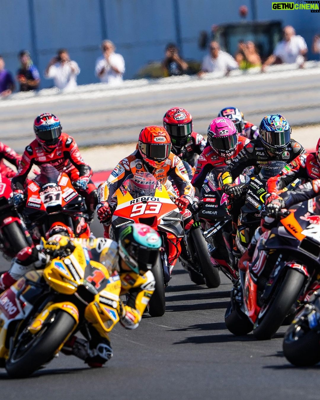 Marc Márquez Instagram - Contento con el resultado de hoy! 🏁No es suficiente pero es importante tener estímulos. 💪🏻 Happy with today’s result! 🏁 It’s not enough but it is important to have stimuli. 💪🏻 #SanMarinoGP #MotoGP #MM93 Misano World Circuit "Marco Simoncelli"