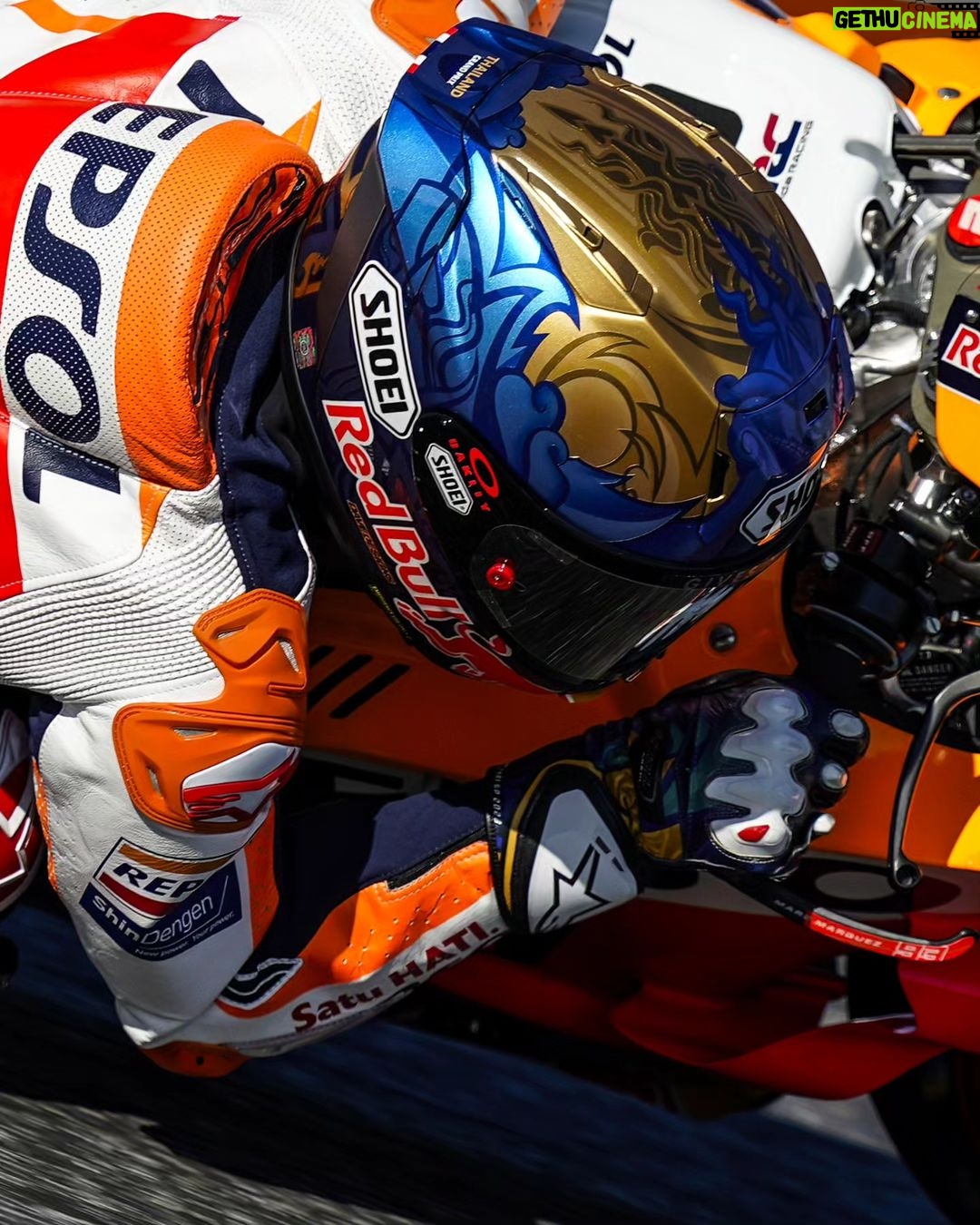 Marc Márquez Instagram - Qué calor!! 😅🫠 Hoy buscábamos un día estable y lo hemos conseguido. P.11 Hot day in Buriram!! We were looking for a stable day and we had it. P.11 #MM93 #ThaiGP #MotoGP Chang International Circuit