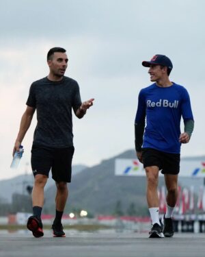 Marc Márquez Instagram - Swipe 👉🏻 to see my favourite photos of the day at #IndonesianGP 😁 🇮🇩

#MM93 #MotoGP