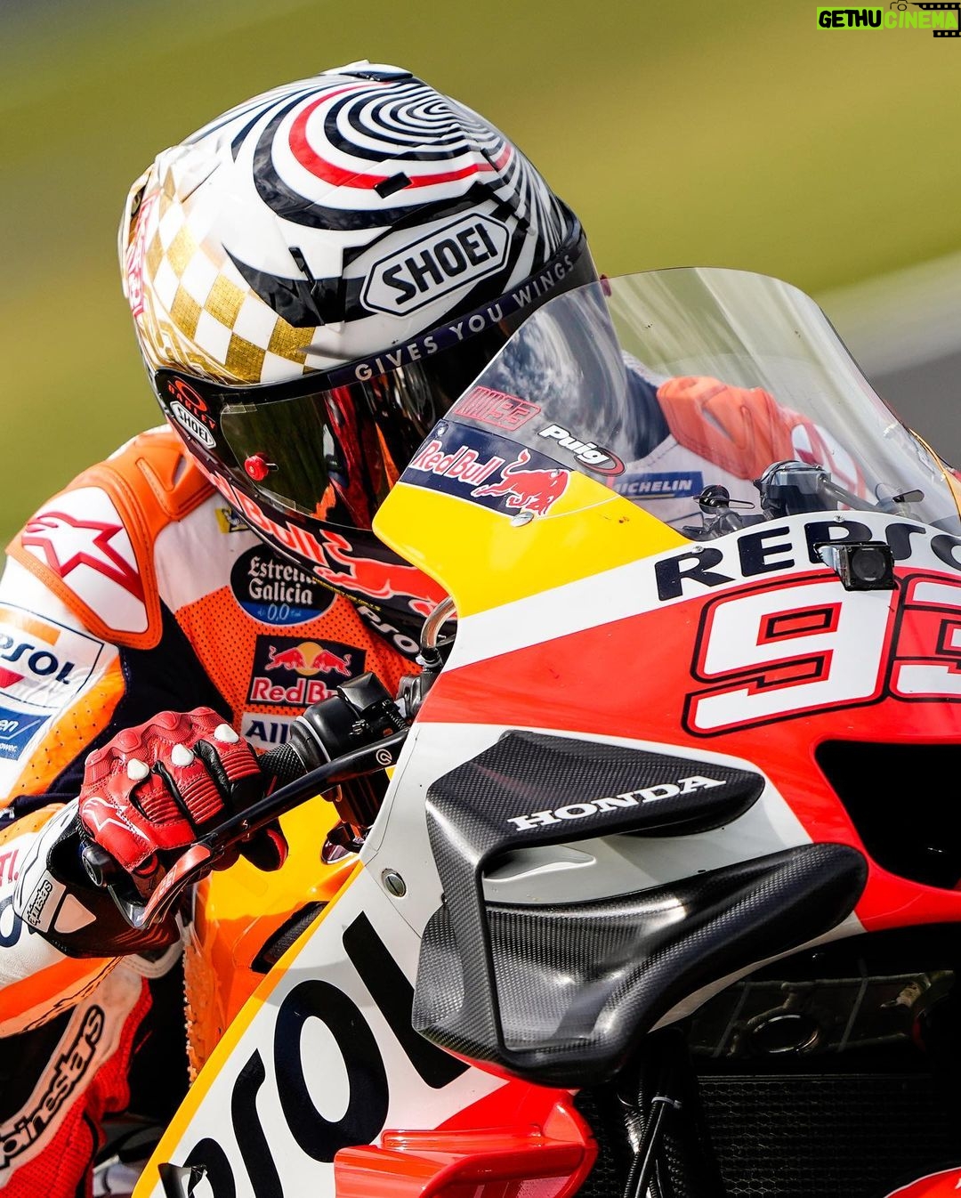 Marc Márquez Instagram - P.7 🏁 Q2 y Sprint ✅ Mañana intentaremos seguir con la misma intensidad. ✌🏻 P.7 🏁 Q2 and Sprint Race. We’ll try tomorrow to continue with the same intensity. 😉 #MM93 #MotoGP #JapaneseGP Mobility Resort Motegi