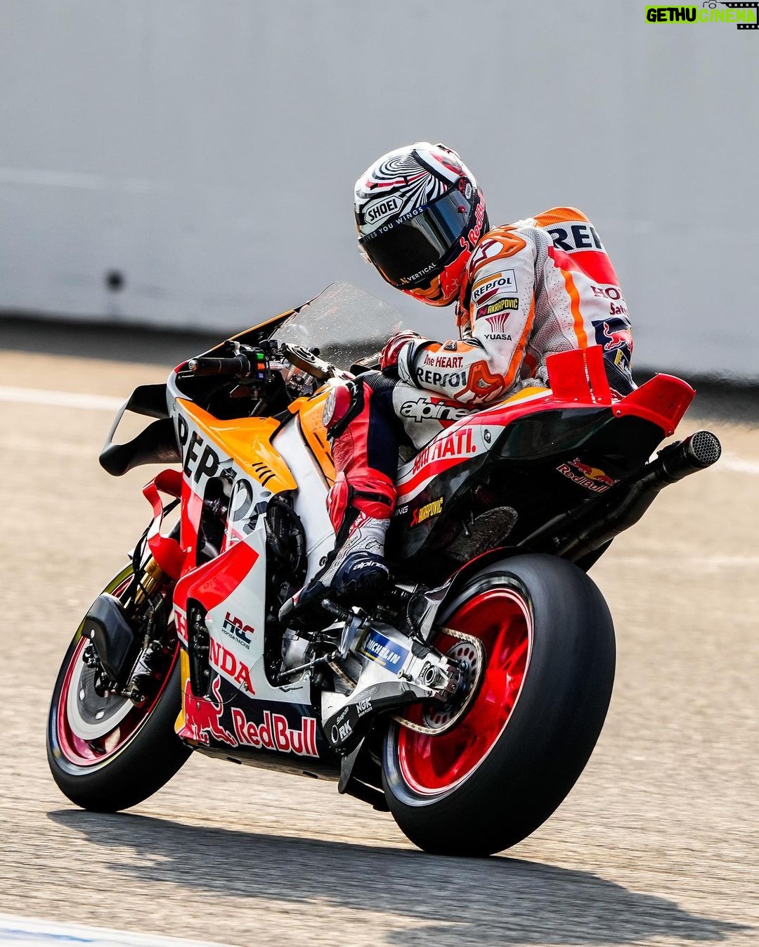 Marc Márquez Instagram - Hoy no ha sido posible estar en la Q2. Mañana lo volveremos a intentar! 💪🏼 Today it hasn’t been possible to get into Q2. We’ll try it again tomorrow! 💪🏼 #MM93 #MotoGP #JapaneseGP Mobility Resort Motegi