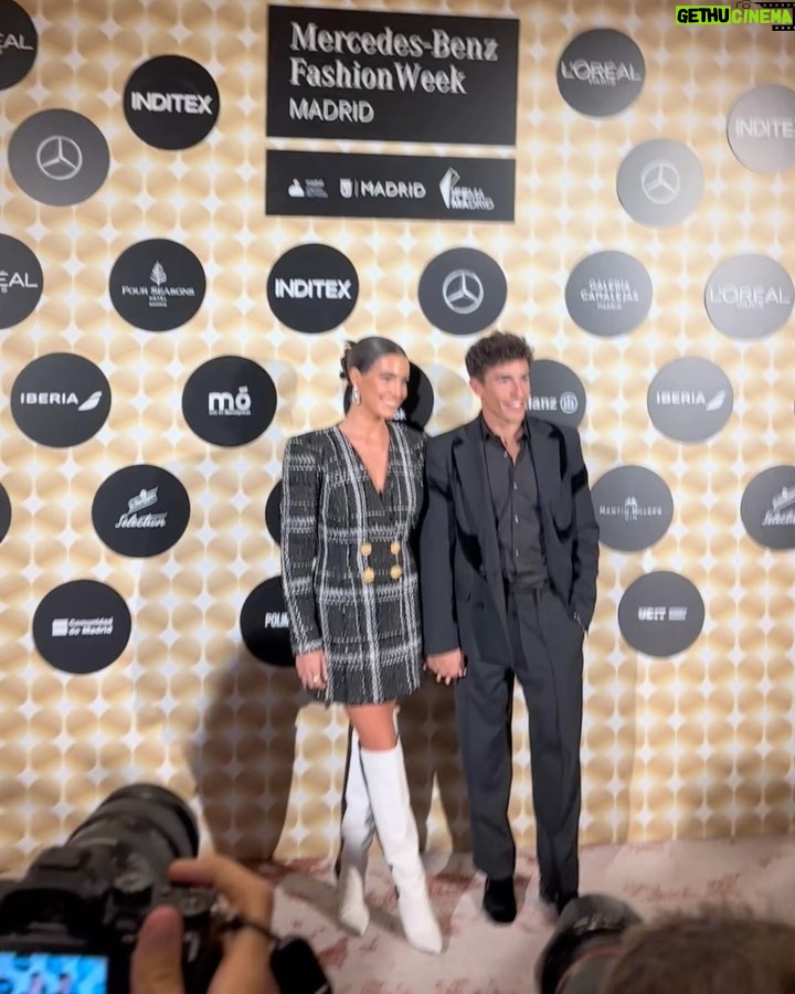 Marc Márquez Instagram - Ayer en la apertura de la MBFWMadrid gracias a @allianz_es.😊 Un evento especial para descubrir el talento de diseñadores de la moda española. Este domingo más... estaremos en la pasarela y en el Showroom #AllianzEGO23 descubriendo a diseñadores emergentes. @mbfwmadrid #MBFWMadrid Madrid, Spain