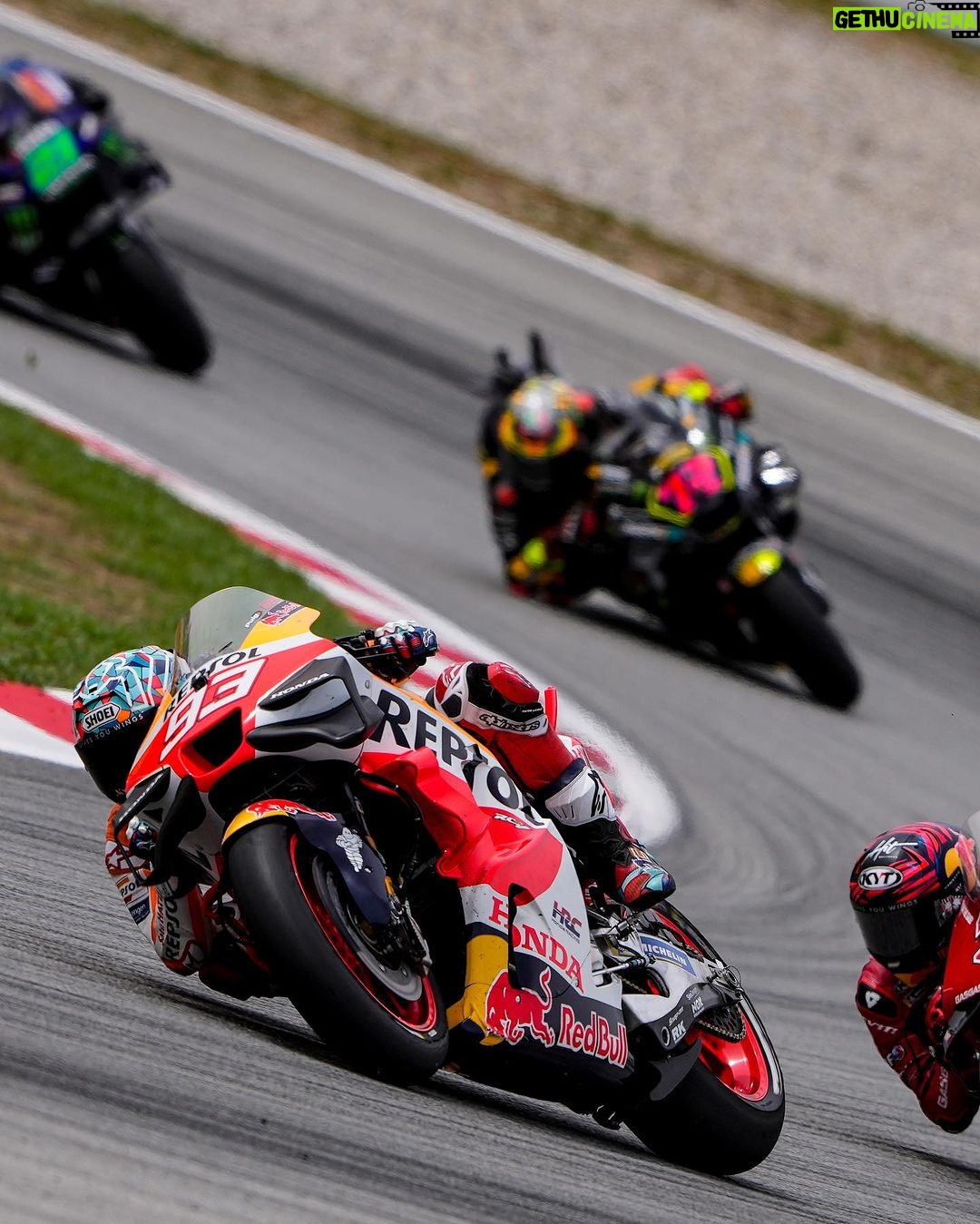 Marc Márquez Instagram - Carrera de más a menos como preveíamos. Trabajaremos para mejorar. Gracias por todo el cariño recibido. ❤️ Race from more to less as we expected. We will work to improve. Thank you for all the love. ❤️ #CatalanGP #MM93 #MotoGP Montmeló Circuit De Catalunya