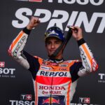 Marc Márquez Instagram - Hoy ha sido un día increíble! ❤️💪 Este podio es de todos! What an incredible day! This podium belongs to everyone! #MM93 #ValenciaGP #MotoGP Circuit Ricardo Tormo