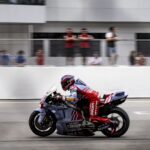 Marc Márquez Instagram - Primer día 🟰 punto de partida. Ahora toca sumar vueltas y empezar a coger sensaciones. __ Starting point ✌🏻 Now it's time to accumulate laps and get the feelings. #MM93 #SepangTest Sepang International Circuit