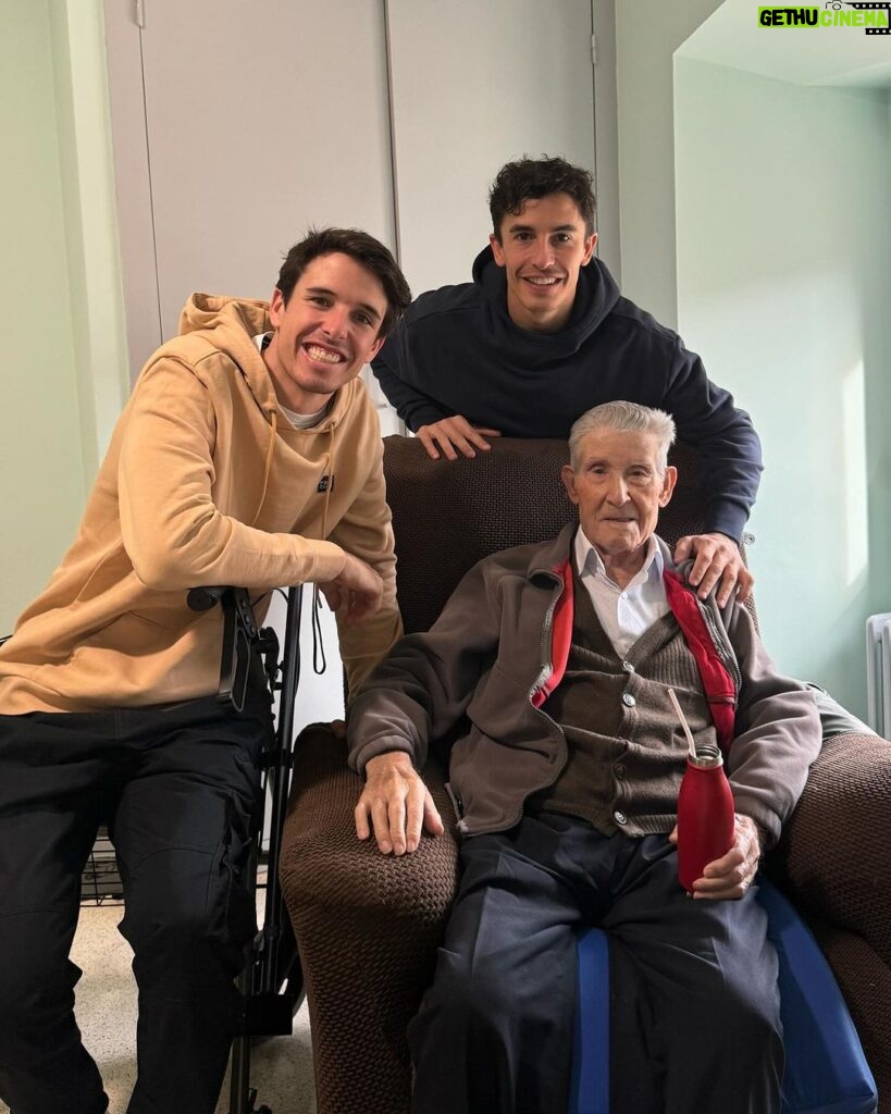 Marc Márquez Instagram - Muchas gracias por todo lo que nos has cuidado y enseñado abuelo. Descansa en pau, T’ESTIMEM AVI❤️