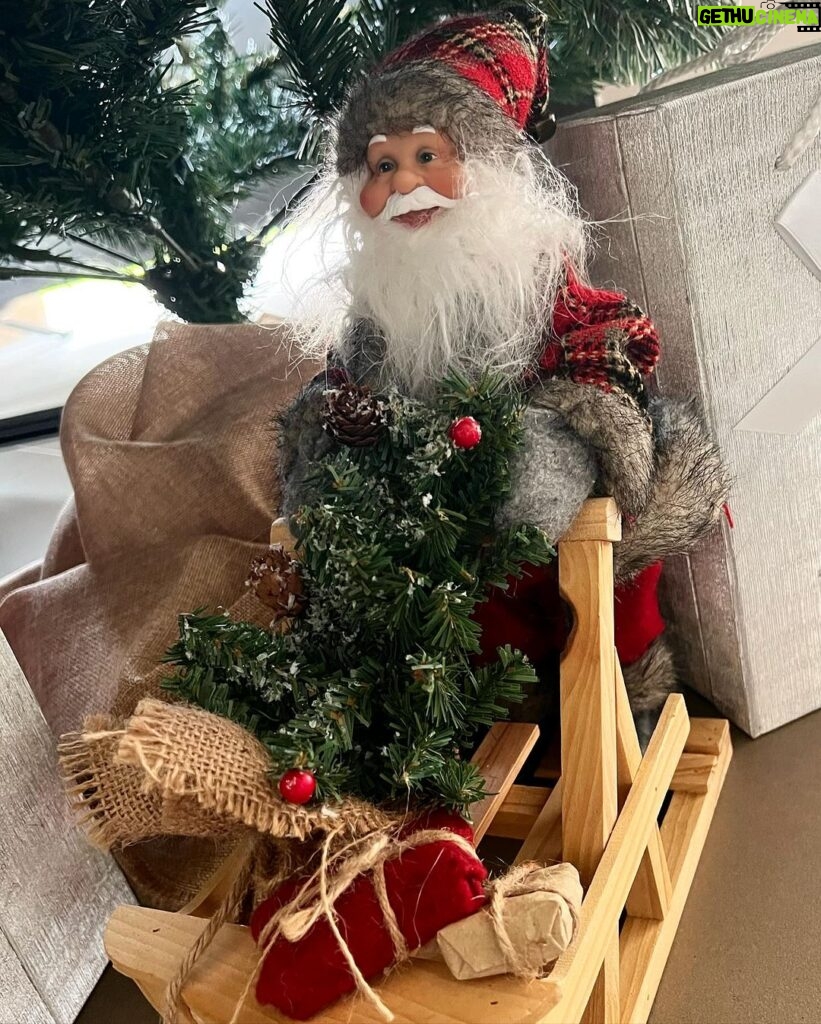 Marc Márquez Instagram - Merry Christmas 🎄🎁❤️