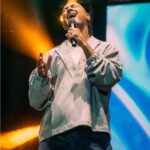 Marcell Siahaan Instagram - Rasa syukur, atas kesempatan bernyanyi di acara @waktuindonesiaberdansa, walaupun sempat mengalami sedikit kendala teknis tata suara panggung, sehingga terjadi sedikit keterlambatan yang cukup meresahkan. Namun atas kerjasama seluruh kru dan penggagas acara, semua bisa diselesaikan dan pertunjukan saya berjalan baik. Terima kasih kebanggaanku @rishanda @cesar_alkautsar @hendro_drums @chika_olivia @imotimot @eugen.bounty @jeffwatti @dewiandarini ❤️ Komandan operasi Bapak Fachruddin @gafurdinno dan oom Eidts @shandy_age 🙏 Seksi produksi panggung TERBAIK @rickysophian @anggianggoro @boyblackcurrant @reyhin1603 @arya.blood , kalian EDAN! Kasubag ketampanan @ronaldreborn dibantu @rekiyr 🙏 Alhamdulillah. Diabadikan oleh @bengurion.works #marcellsiahaan #waktuindonesiaberdansa #vmcmusic Indonesia