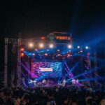Marcell Siahaan Instagram - Rasa syukur, atas kesempatan bernyanyi di acara @waktuindonesiaberdansa, walaupun sempat mengalami sedikit kendala teknis tata suara panggung, sehingga terjadi sedikit keterlambatan yang cukup meresahkan. Namun atas kerjasama seluruh kru dan penggagas acara, semua bisa diselesaikan dan pertunjukan saya berjalan baik. Terima kasih kebanggaanku @rishanda @cesar_alkautsar @hendro_drums @chika_olivia @imotimot @eugen.bounty @jeffwatti @dewiandarini ❤️ Komandan operasi Bapak Fachruddin @gafurdinno dan oom Eidts @shandy_age 🙏 Seksi produksi panggung TERBAIK @rickysophian @anggianggoro @boyblackcurrant @reyhin1603 @arya.blood , kalian EDAN! Kasubag ketampanan @ronaldreborn dibantu @rekiyr 🙏 Alhamdulillah. Diabadikan oleh @bengurion.works #marcellsiahaan #waktuindonesiaberdansa #vmcmusic Indonesia