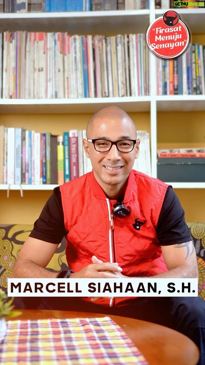 Marcell Siahaan Instagram - Selamat Hari Natal dan Tahun Baru 2024. Semoga momen-momen perayaan ini senantiasa menjadi pengingat bagi diri kita untuk selalu menjadi pribadi-pribadi yang bersyukur atas nikmat yang diberikan kepada kita. Yang lebih baik untuk kita semua di tahun yang akan datang. Salam hangat. Demi Merah Putih. #MarcellSiahaan #FirasatMenujuSenayan #Babaktisanesngabati #PoskoSemusim #KonengTiluLima #PDIPerjuangan #BantengMudaIndonesia #GenerasiGotongRoyong #SolidBergerak #harinatal #tahunbaru2024 Bandung