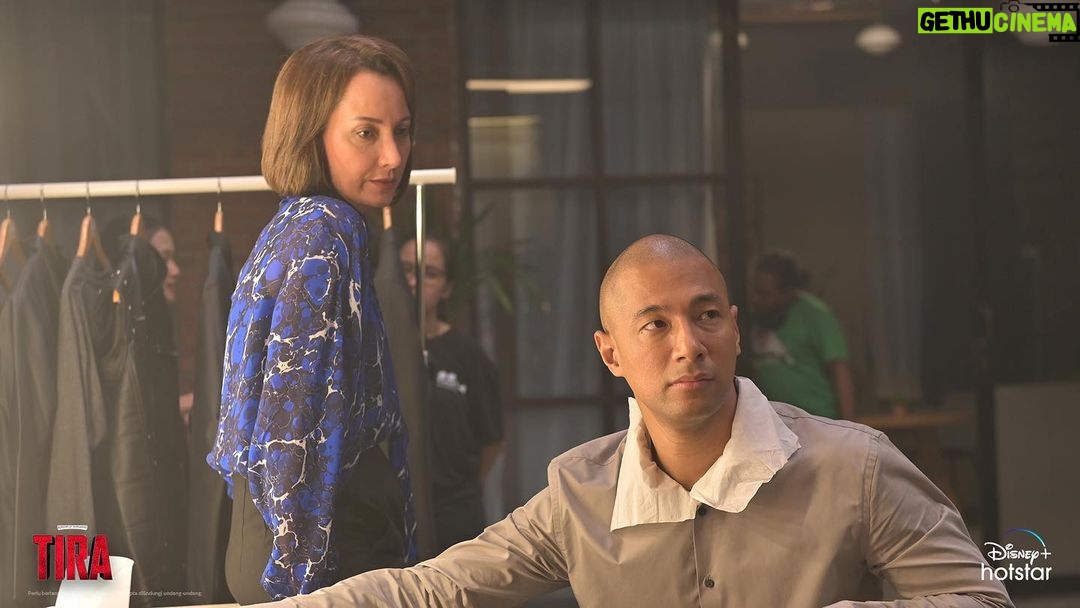Marcell Siahaan Instagram - Legends as legends. @karina.suwandi81 as Widya Laksono and @marcellsiahaans as Gun Mardiono. Saksikan serial original #TIRA, streaming mulai besok, 16 Desember, eksklusif di @disneyplushotstarid.