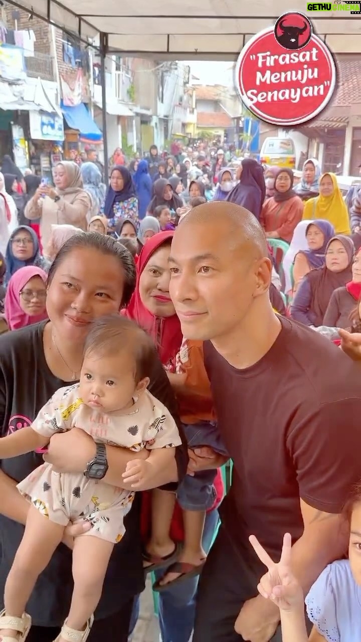 Marcell Siahaan Instagram - Silaturahmi dengan warga di Antapani, terima kasih karena sudah mau di ajak berbincang-bincang dan sudah disambut dengan hangat #MarcellSiahaan #FirasatMenujuSenayan #Babaktisanesngabati #PoskoSemusim #KonengTiluLima #PDIPerjuangan #BantengMudaIndonesia #GenerasiGotongRoyong #SolidBergerak Antapani,Bandung