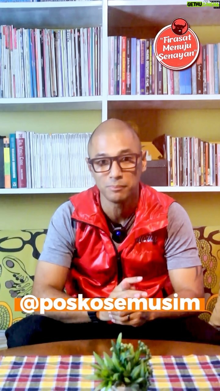 Marcell Siahaan Instagram - Terima kasih banyak, untuk semua Teman Marcell yang sudah mendukung dan ber-inisiatif membuat materi-materi promosi dan publikasi secara mandiri di media sosial. Bagi masyarakat dan khususnya Teman Marcell, silahkan follow akun resmi kami @poskosemusim untuk melihat perkembang dari kegiatan saya dan tim selama masa kampanye. Hatur Nuhun #MarcellSiahaan #FirasatMenujuSenayan #Babaktisanesngabati #PoskoSemusim #KonengTiluLima #PDIPerjuangan #BantengMudaIndonesia #GenerasiGotongRoyong #SolidBergerak Kota Bandung Jawa Barat Indonesia