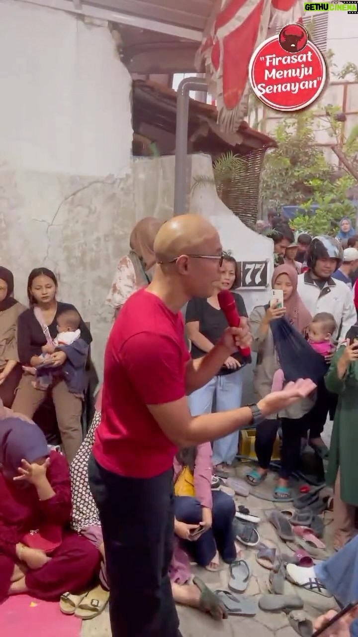 Marcell Siahaan Instagram - Silaturahmi dengan warga Batununggal. Semoga bisa bertemu lagi segera. Hatur nuhun #MarcellSiahaan #FirasatMenujuSenayan #PoskoSemusim #KonengTiluLima #Babaktisanesngabati #PDIPerjuangan #BantengMudaIndonesia #GenerasiGotongRoyong #SolidBergerak Batununggal, Jawa Barat, Indonesia