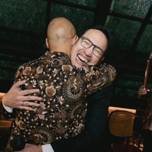 Marcell Siahaan Instagram - Gw cuman pengen lihat lo bahagia, Di @alkresna.

Walaupun banyak yang bilang, siapapun yang berhasil nyomblangin orang sampai nikah, pahalanya besar.

Gw jg bersyukur dapet rejeki bisa dengerin segala keluh kesah lo jauh sebelum semua ini terjadi, yang tidak dalam waktu lama, akhirnya terjawab, dan lagi-lagi gw bisa nyaksiin langsung.

Sudah seharusnya lo ketemu @nadiacia_jb, dude. 

Gw ama @rimamelati cuman jadi orang-orang yang beruntung bisa nemuin dan nganterin kalian, lain tidak.

Have fun, ok. Be safe. Saling jaga.

Love you guys!