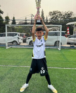 Marcell Siahaan Instagram - Kerja keras, disiplin dan yang terpenting: ATTITUDE.

Selalu membanggakan. 

Stay humble, anakku.

#rajahinalang #siahaan