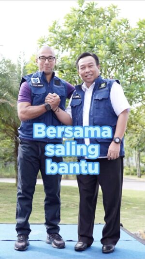 Marcell Siahaan Instagram - “Bersama-sama saling bantu” Frasa tersebut menggambarkan misi program Duta Sosial yang  salah satu tugasny aadalah mengajak berbagai elemen untuk menjemput peran berkolaborasi dalam penyelsaian masalah  Kesejahteraan Sosial.

@emasumarna_ 
@sonibakhtiyar
@kemensosri
@dinsosjabar
@humas_jabar
@halobandung
@humas_bandung
@kesra_kotabandung

#Dutasosial #marcell #PPKS #DinsosTanginas #tanggapsosial