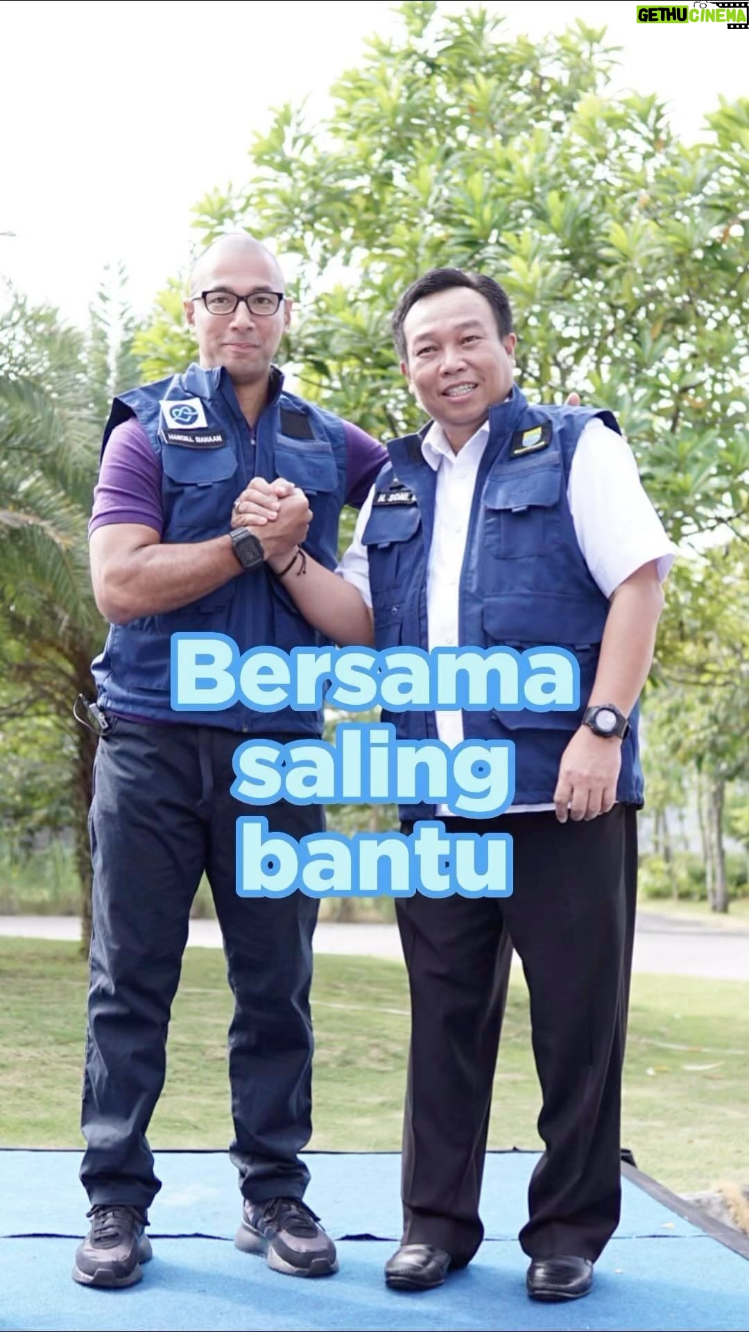 Marcell Siahaan - 1.2K Likes - “Bersama-sama saling bantu” Frasa tersebut menggambarkan misi program Duta Sosial yang salah satu tugasny aadalah mengajak berbagai elemen untuk menjemput peran berkolaborasi dalam penyelsaian masalah Kesejahteraan Sosial.
@emasumarna_
@sonibakhtiyar
@kemensosri
@dinsosjabar
@humas_jabar
@halobandung
@humas_bandung
@kesra_kotabandung
#Dutasosial #marcell #PPKS #DinsosTanginas #tanggapsosial