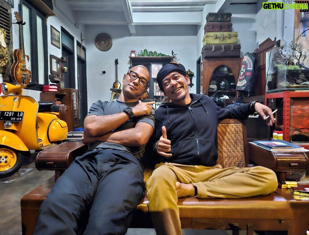 Marcell Siahaan - 1.1K Likes - Sesama anggota TARKA alias ‘Tarang Karunya’ keur papanggih, sosonoan, reresepan bari tuluy ngacaprug dalam rangka membangun kahirupan berbudalya. Mari budalkeun! Lopyu, Ki Lanceuk @artgram 🙏❤️