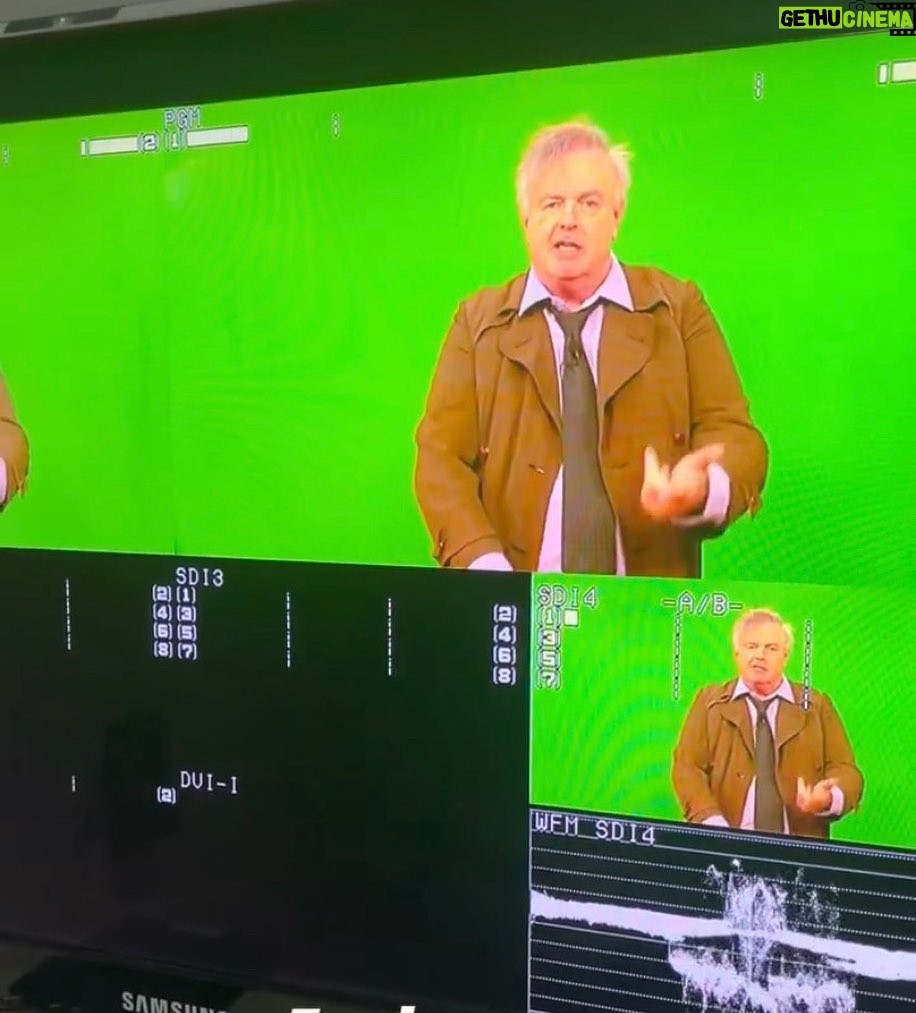 Marcelo Mansfield Instagram - Pessoal chega pra mim e fala :”saudades de você na televisão “…. Então vai la no Canal K da Vivo e me assiste no Camera Mansfield !!! @canalktv #televisão #humor #comedia #comedy #tvcomedy #amazing #fun #funny #love