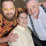 Marcelo Mansfield Instagram - Bastidores de “Uma Advogada Brilhante”… filmagem terminada, cada um pros seus afazeres e ate ja cortei o cabelo e “desbastei” o cavanhaque…. Daqui a pouco ta nas telas !!! #fun #cinema #comedia #funny #amazing #movie #movies #moviesbackstage