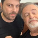 Marcelo Mansfield Instagram - Bastidores de “Uma Advogada Brilhante”… filmagem terminada, cada um pros seus afazeres e ate ja cortei o cabelo e “desbastei” o cavanhaque…. Daqui a pouco ta nas telas !!! #fun #cinema #comedia #funny #amazing #movie #movies #moviesbackstage