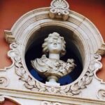 Marcelo Mansfield Instagram - Uma curiosidade sobre o ultimo post: nesse busto de Talia, a musa da comedia que pode ser vista no Teatro da Paz em Belem(PA) ela esta seria … sabe porque ??? Porque antigamente a comedia era “CRITICA” e hoje a gente enfrenta uma avalanche de “Criticas” por apontar o dedo da comedia na ferida, o que deveria ser a sua função basica…. #comedia #critica #cancelamento #fun #funny #comedy #standupcomedy