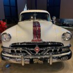 Marcelo Mansfield Instagram - Carros carros e mais carros … sou apaixonado por essas maquinas … antigas, classicas, novas, eletricas, a gasolina !!! 🚗💜🚗💚 #oldcars #oldcarshow #carmuseun #fun #roadtrip