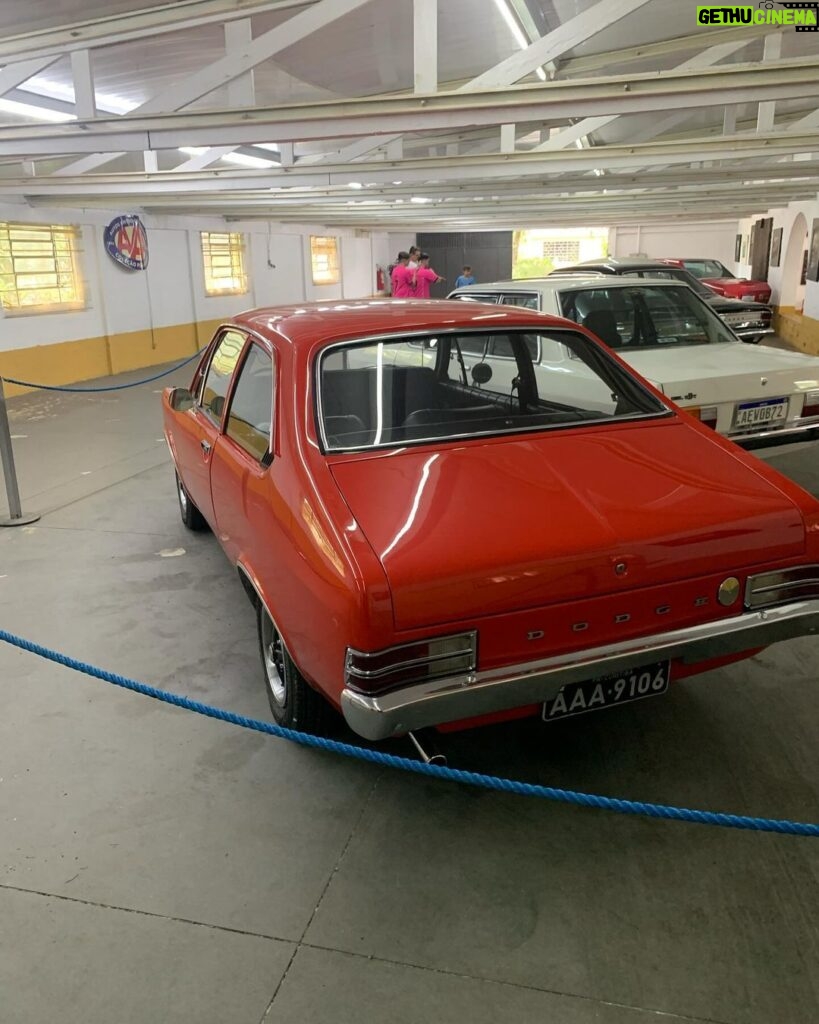 Marcelo Mansfield Instagram - Meu passeio favorito em Curitiba: Museu do Automovel … venho sempre e voltarei mais vezes !!! #fun #automobiles #museudoautomovel #amazing #love #oldcars