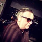 Marcelo Mansfield Instagram - A candid picture !!! Um dia desses almoçando num bom japones, a @melissacomunalle tirou essa foto !!! Eu gosto !!! Eu posto!!! #fun #funny #humor #comedia #japanesefood