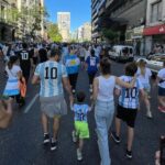 Marco Antonio Caponi Instagram - Que este legado no se termine nunca. Que la felicidad colme las calles con estos colores siempre, nadie doblega a una multitud unida, eso lo aprendimos, necesitamos abrazarnos para siempre EQUIPO, sabiendo que somos nosotros los que defendemos día a día nuestros colores en la cancha con sufrimiento y pasión. A SEGUIR JUGANDO COMO LO HICIERON “LOS MUCHACHOS” SEAMOS NOSOTROS, UNIDOS, QUE NO HAY NADA QUE PUEDA DETENERNOS NI DAR TANTO ORGULLO COMO SER ARGENTINOS VAMOS ARGENTINA 🇦🇷