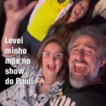 Marcos Mion Instagram - A alegria da minha mãe no show do Paul é o tipo de coisa que me enche de vida! Depois de 30 anos…eu retribui o ingresso! ❤️❤️ E não vou esquecer nunca! . E, sim, o show em 93 rolou MUITO! . Que noite inesquecível com minha mãe, meu amor @suzanagullo e meu sogro!❤️ . Obrigado Paul. Keep rocking.🤘🏼 São Paulo, Brazil