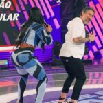 Marcos Mion Instagram - VOTE AQUI👇🏼 e arraste pro lado pra ver tudo que a gente preparou pro #Caldeirão desse sábado. #CHEGAMOS! Estúdios Globo