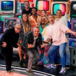 Marcos Mion Instagram - VOCÊ NÃO PODE PERDER AS DUAS ESTREIAS DO #CALDEIRÃO DE HOJE! 😱 . Arraste pro lado e conheça tudo sobre o #TvTeca 📺 e o #SobeOSomLáEmCasa 🏡🎶 . Comentem aqui comigo sobre os novos quadros. Estou louco pra saber a opinião de vocês! 🫶🏻 E bora curtir esse sabadão! Estúdios Globo