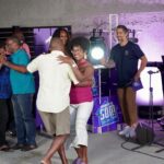 Marcos Mion Instagram - VOCÊ NÃO PODE PERDER AS DUAS ESTREIAS DO #CALDEIRÃO DE HOJE! 😱 . Arraste pro lado e conheça tudo sobre o #TvTeca 📺 e o #SobeOSomLáEmCasa 🏡🎶 . Comentem aqui comigo sobre os novos quadros. Estou louco pra saber a opinião de vocês! 🫶🏻 E bora curtir esse sabadão! Estúdios Globo
