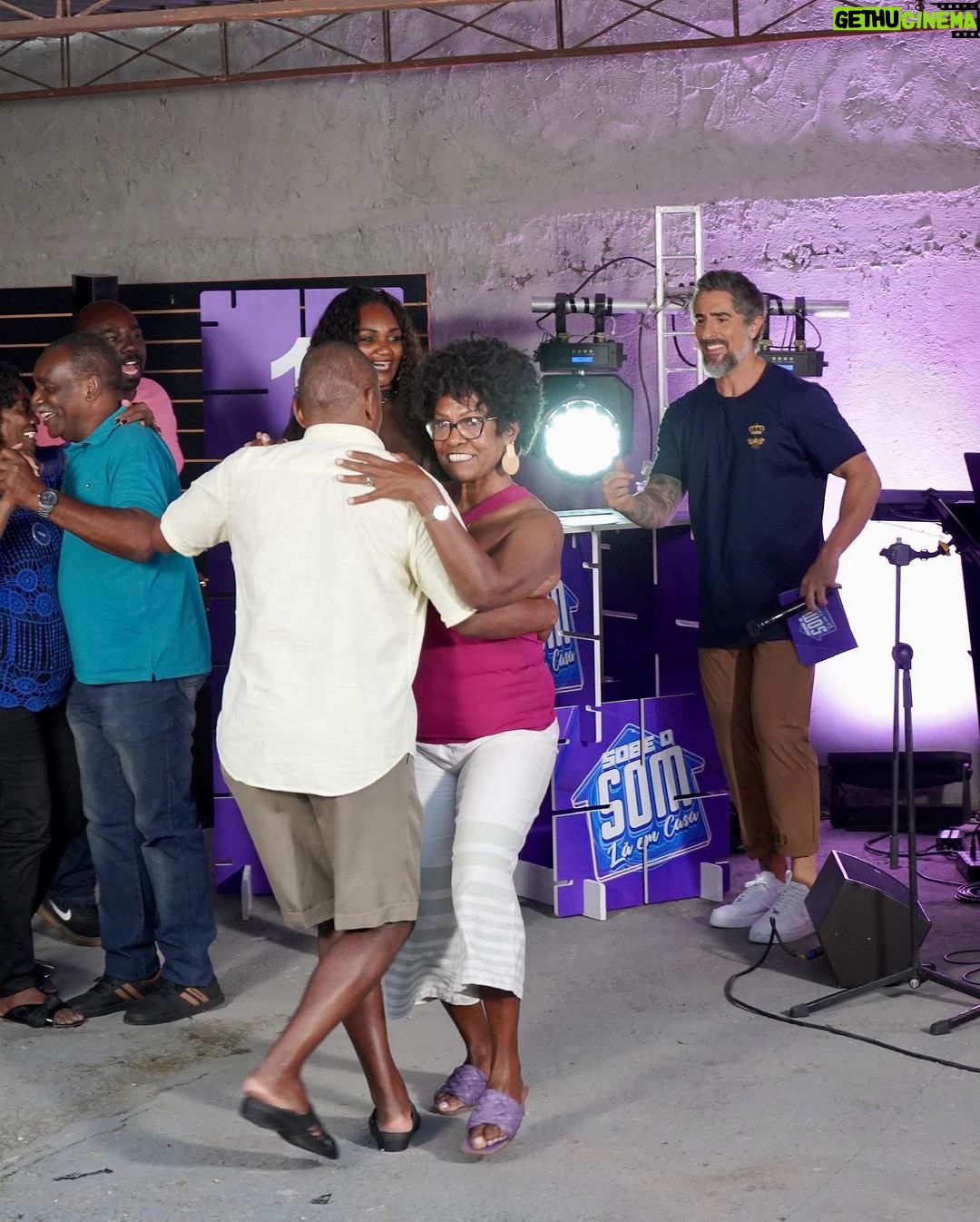 Marcos Mion Instagram - VOCÊ NÃO PODE PERDER AS DUAS ESTREIAS DO #CALDEIRÃO DE HOJE! 😱 . Arraste pro lado e conheça tudo sobre o #TvTeca 📺 e o #SobeOSomLáEmCasa 🏡🎶 . Comentem aqui comigo sobre os novos quadros. Estou louco pra saber a opinião de vocês! 🫶🏻 E bora curtir esse sabadão! Estúdios Globo
