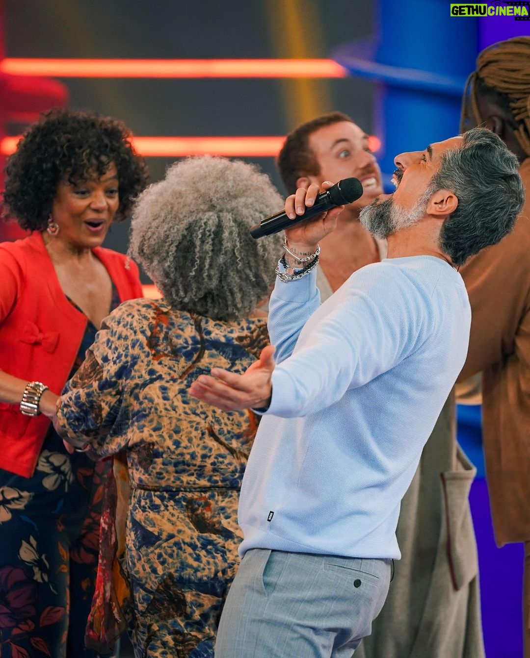 Marcos Mion Instagram - Se isso não é uma mistura digna de Caldeirão, eu não sei o que é! Hoje tá aleatoriamente especial! 😄 . Comentem o programa aqui comigo. Vou acompanhar com vocês nos comentários. ⤵️ Estúdios Globo