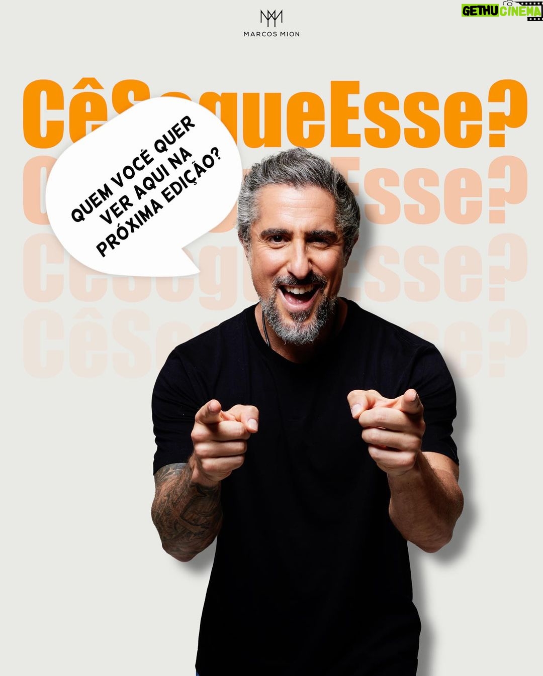 Marcos Mion Instagram - VEJA COMO DAR UM TOQUE ESPECIAL PRO SEU FEED👇😉 É só seguir os indicados do #Cesegueesse, a curadoria de perfis feita pelo #TimeMionzera! 💥 Teteco Barros (@tetecobarros): esse influenciador com Síndrome de Down mostra que a diversidade é uma força, não uma limitação. Sua presença nas redes sociais leva conscientização e destaca todo o seu talento e carisma, tanto que já conquistou milhares de seguidores! No perfil dele você vai se divertir com suas bem humoradas frases do dia e ainda vai ficar por dentro do mundo digital no quadro “Tetecnologia”. 💥 Iury Simões (@iurysimoes.art): ele se interessou pelos desenhos ainda criança e hoje é um artista plástico que faz mini pinturas incríveis de pessoas aleatórias que vê na rua. Utilizando a técnica de aquarela, Iury vai misturando cores, criando luz e sombra e com traços simples cria suas pequenas obras. Ele também faz pinturas maiores e posta todo o processo, que é incrível de acompanhar! 💥 O Que Devo Ler (@oquedevoler): seguindo esse perfil você nunca mais vai ter dificuldade para encontrar sua próxima leitura! Aqui, a escritora e roteirista Thami Polensan dá indicações de livros de um jeito simples, direto e divertido. Ela cria categorias como: “um livro para visitar um lugar que não existe mais” ou “um livro para devorar em um fim de semana”. Além disso, ainda tem indicações no estilo “se gostou deste, talvez goste deste”. E você pode participar marcando as SUAS indicações (com até 250K de inscritos) nos comentários. VALENDO! ⤵️
