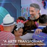 Marcos Mion Instagram - QUEM NÃO SE EMOCIONAR JA EMPEDROU POR DENTRO! 🥲 É com muita emoção e um orgulho que não cabe no peito que mostro pra vocês o novo quadro do @caldeiraocommion chamado “Caldeirão Informa: Arte Transforma”! A arte me transformou e segue transformando a vida de milhões de pessoas, principalmente os PcD’s, Pessoas com Deficiência. Lembram daquela apresentação de Natal que o Romeo fez no #Caldeirola? Essa foi a inspiração pra seguir dando espaço e mostrar ao mundo que a limitação dos PcD’s tá na cabeça de quem vê. Agora mande os seus parabéns aqui nos comentários pra @ciadowndance. Eles merecem demais pelo show que deram no palco do #Caldeirão!!! #ArteTransforma Estúdios Globo