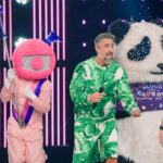 Marcos Mion Instagram - E VAAAAAI! 😂🎊 . O bloco do #Caldeirola tá chegando nesse clima na @tvglobo! Comentem aqui comigo. O programa de hoje tá uma delícia 🫶🏻 Estúdios Globo