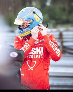 Marcus Ericsson Instagram - Mantorp Park ✅. Terrible first lap in race 1 and 2 meant I had to come from the back and drive my way up from P19->P9 in both races. Enjoyed that!! But the best thing with the weekend was seeing so many people coming out to the track 🤩. Also fun being teammates with @asvindal and Prince Carl Philip 🇸🇪. Fantastic weekend all around, thanks @carreracupscandinavia for having me 🙏🏻 #ME8 

📸 @erikstenborg / @patriksvard