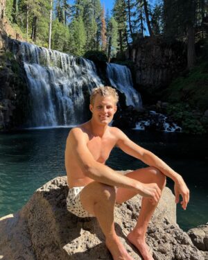 Marcus Ericsson Instagram - Road tripping 🇺🇸 Portland ➡️ Laguna #ME8