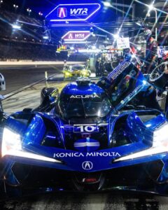 Marcus Ericsson Instagram - All the prep is done, time to go racing 👊🏻🚀💯. Couldn’t ask for a better group to do it with @wtrandretti @acura @hondaracing_us Watch it all at 🇺🇸 @nbcsports @peacock and in 🇸🇪 @viaplaymotor @viaplaysverige . Green 🟩 flag at 1.40 ET 🇺🇸 / 19.40 🇸🇪 time Dayona International Speedway