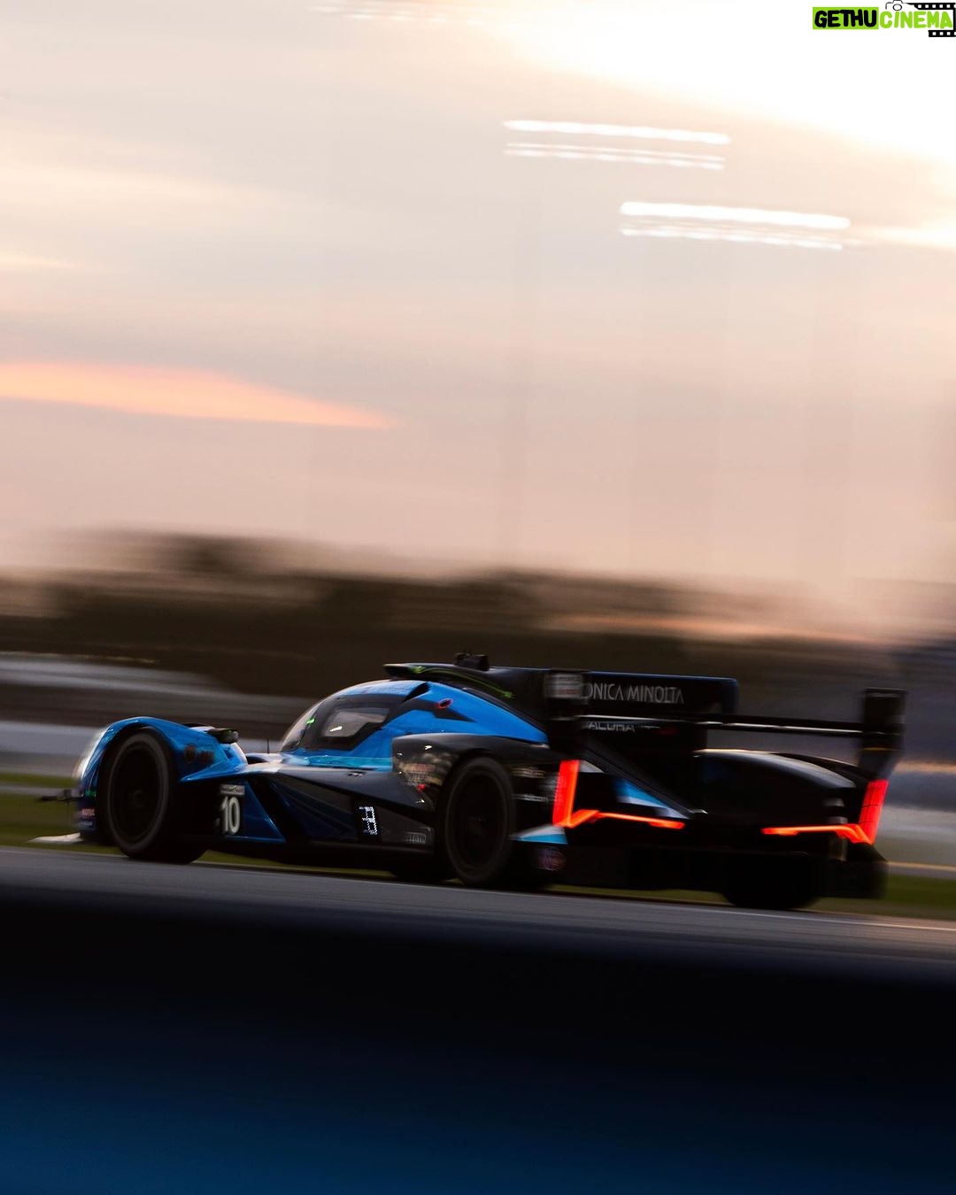 Marcus Ericsson Instagram - First laps of 2024 ✅ Love driving the @acura @wtrandretti spaceship 🚀 and driving it into the sunset is 💯🌅 #Daytona #Rolex24 @hondaracing_us 📸 @jameypricephoto Dayona International Speedway