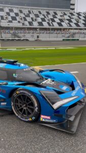 Marcus Ericsson Instagram - Media day ✅ Ready to hit the track today for practice. Which one of the @wtrandretti @acura cars is your favourite? 🤩💯🔥 #Daytona #Rolex24 @hondaracing_us Dayona International Speedway
