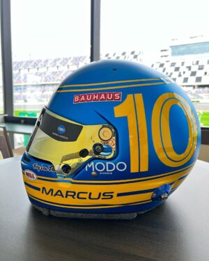 Marcus Ericsson Instagram - New helmet alert 🚨🔥 my Daytona 24 special by @troyleedesigns . Love the strong Ronnie P influences 🇸🇪 What do you think? 🤩 

@wtrandretti 
@acura 
@hondaracing_us 
@bauhaussportklubb 
@modoeyewear 
@bellracinghq