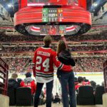 Marcus Ericsson Instagram - Hockey night with the @nhlblackhawks ! Thanks for a fun experience 🏒🥅 and Hey @bhawktommyhawk I’ll be back for a rematch 😎 #ME28 United Center